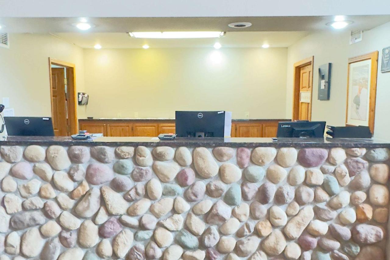 Duluth Inn & Suites Near Spirit Mountain Exteriör bild