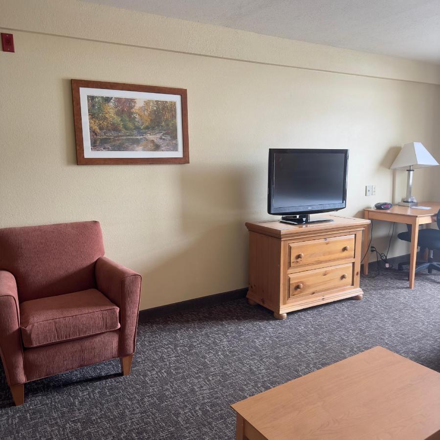 Duluth Inn & Suites Near Spirit Mountain Exteriör bild
